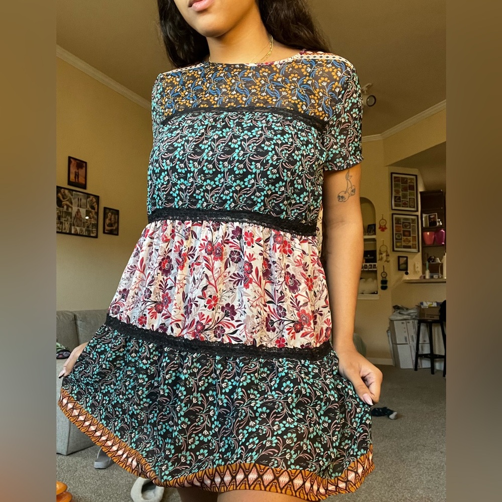 City Triangles - Multicolor Floral Patchwork Patt… - image 1